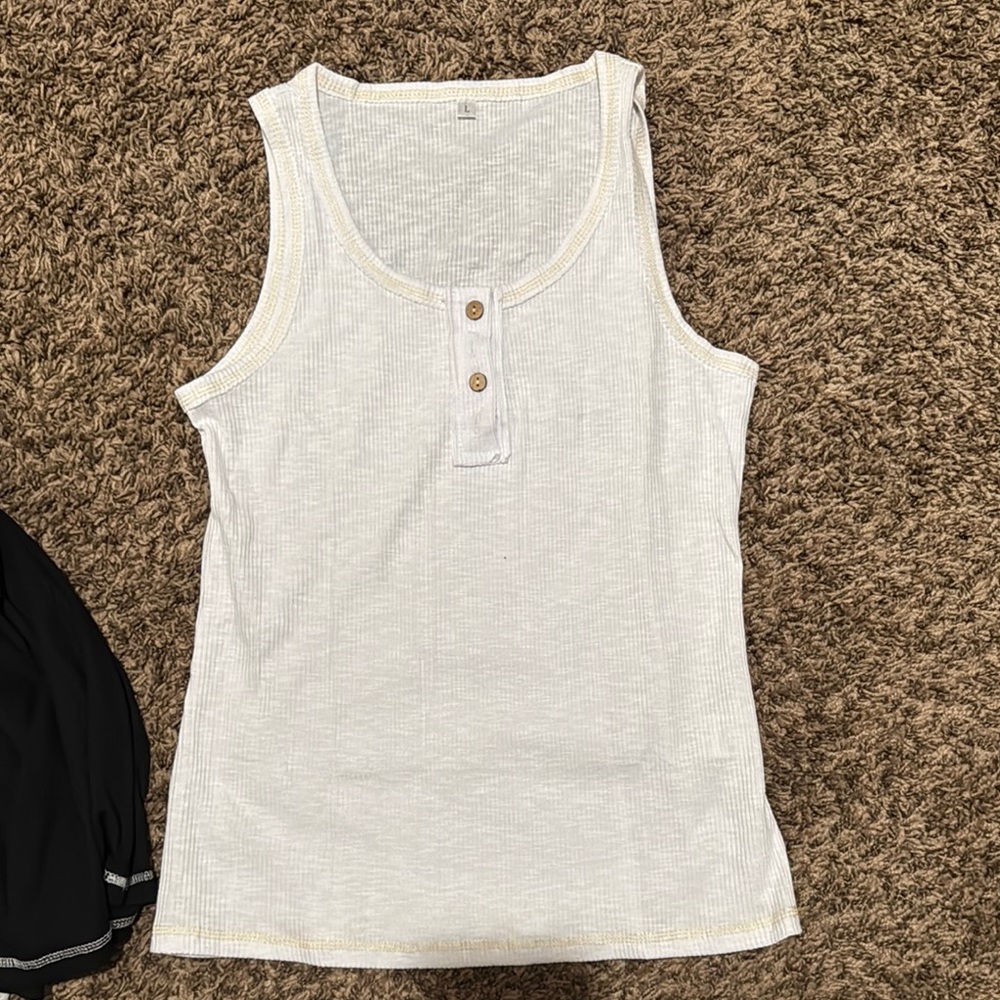 Women's White Sleeveless Top